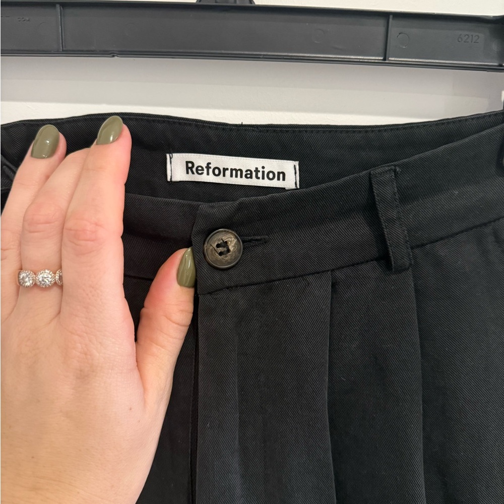 Reformation Mason Pant in Black - Size 2 - Picture 6 of 9